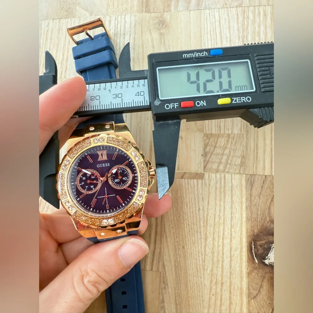 Guess ladies rose gold tone blue silicone sport watch NEW BATTERY